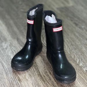 Black Hunter rain boots!